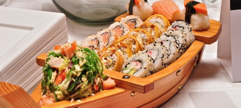 6 modi errati per mangiare il sushi